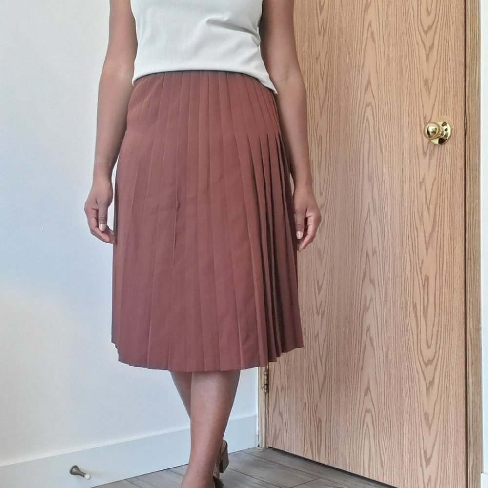 VINTAGE | Brown Academia Midi Pleated High Rise 100% Wool Skirt (Size 8) - Picture 8 of 13
